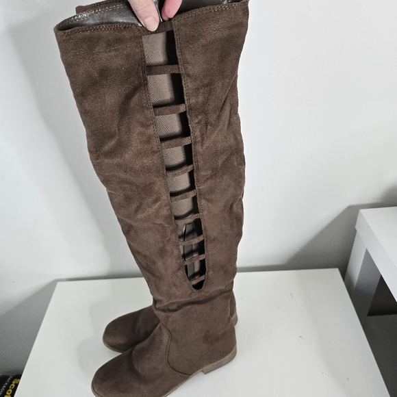 JC Brown Faux Suede Ladder Side Cut Out Knee High Boots 8.5 Low Heel - Picture 3 of 12